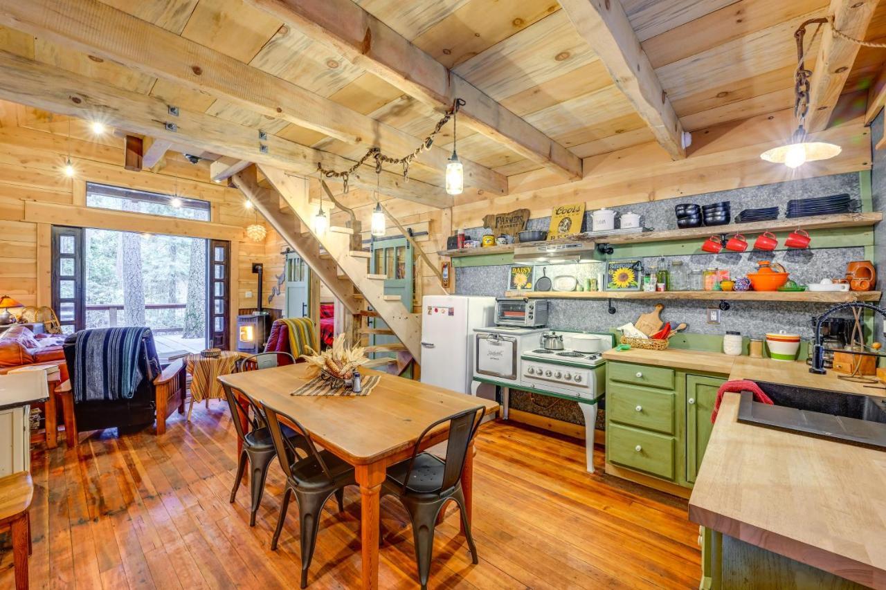 Enchanting Creekside Cabin Near Kings Canyon Park! Badger Extérieur photo
