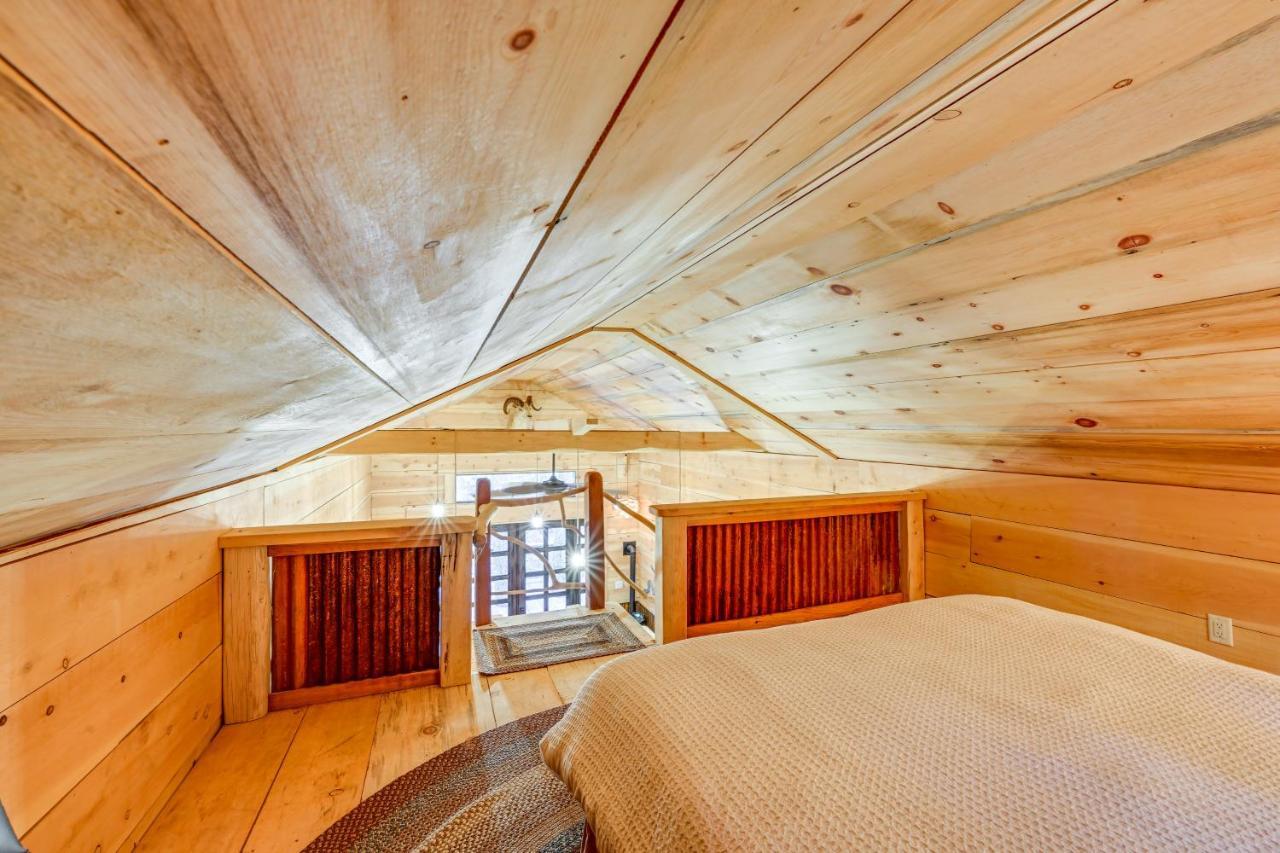 Enchanting Creekside Cabin Near Kings Canyon Park! Badger Extérieur photo