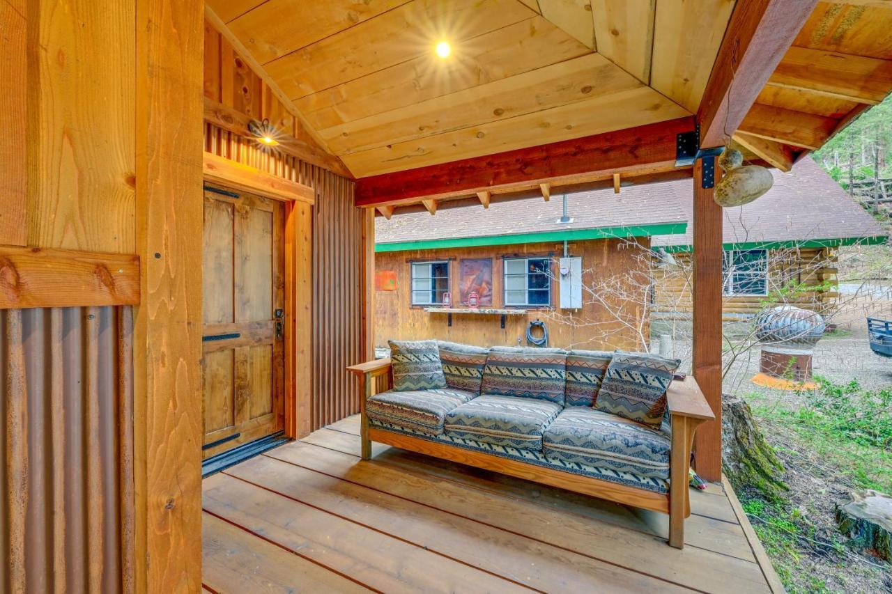 Enchanting Creekside Cabin Near Kings Canyon Park! Badger Extérieur photo